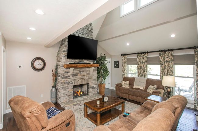 1043 Shelton Rd, House other with 4 bedrooms, 4 bathrooms and 2 parking in Charlotte TN | Image 13