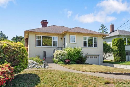 2183 Central Ave, Victoria, BC, V8S2R6 | Card Image