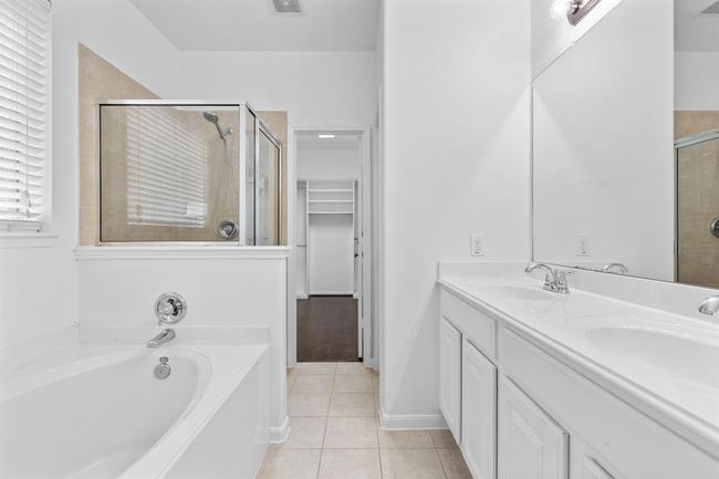 1923 Vale Haven Dr, House other with 5 bedrooms, 3 bathrooms and 2 parking in Spring TX | Image 15