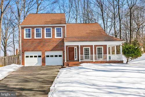 8217 Bayberry Ridge Rd, FAIRFAX STATION, VA, 22039-3026 | Card Image