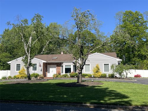 10 Bonaire Dr, Dix Hills, NY, 11746-6502 | Card Image