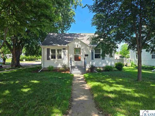 801 S Jefferson St, New Ulm, MN, 56073-3547 | Card Image