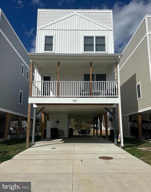 221 Wilder Ave, COLONIAL BEACH, VA, 22443-2362 | Card Image