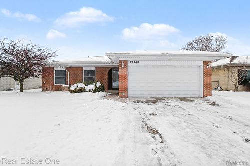 39368 Timberlane Dr, Sterling Heights, MI, 48310-2459 | Card Image