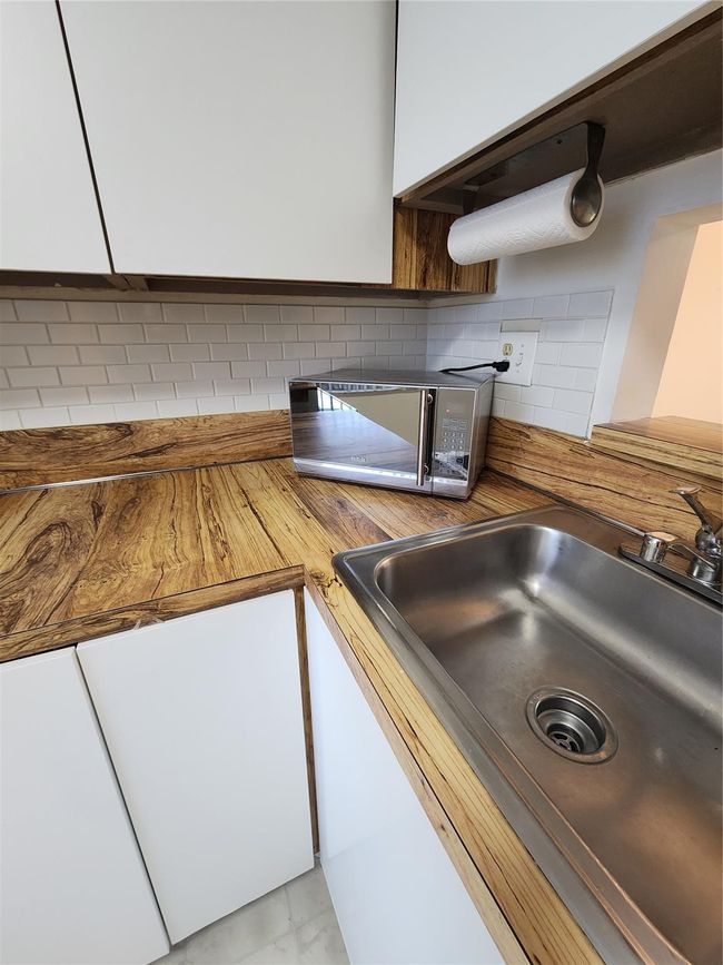 APT-211 - 3341 Nw 47 Th Ter, Condo with 1 bedrooms, 2 bathrooms and null parking in Lauderdale Lakes FL | Image 37