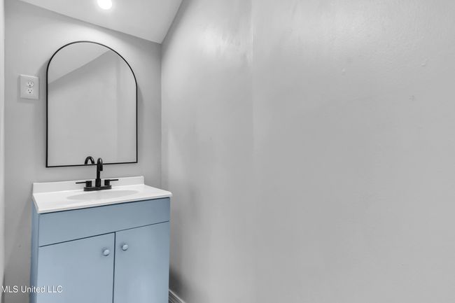 Alexander 28 | Image 28