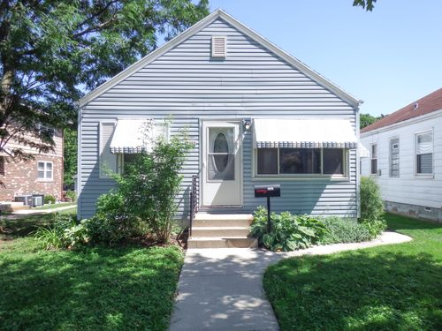 2342 S 63rd St, WEST ALLIS, WI, 53219-2001 | Card Image
