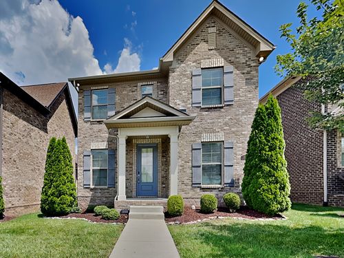 1050 Paddock Park Cir, Gallatin, TN, 37066-7166 | Card Image