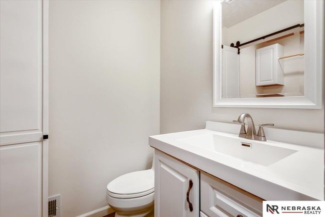 3102 Lynnwood Dr, House other with 4 bedrooms, 4 bathrooms and 2 parking in Bellevue NE | Image 19