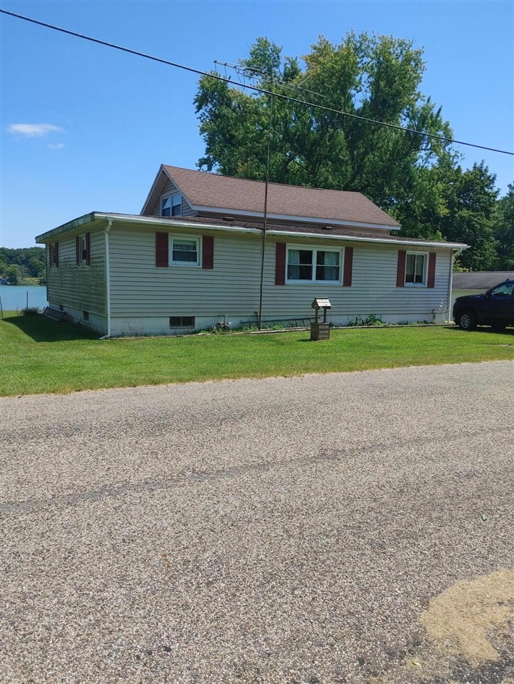 Grey Lake Rd, Sturgis, MI 49091