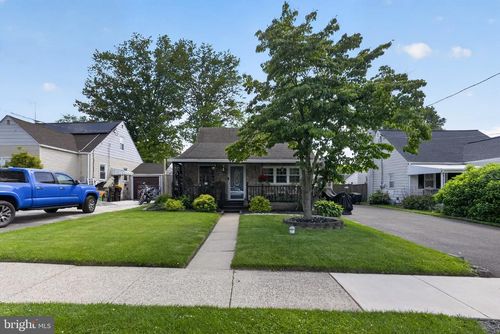 1206 Lakeview Dr, LANSDALE, PA, 19446-3111 | Card Image