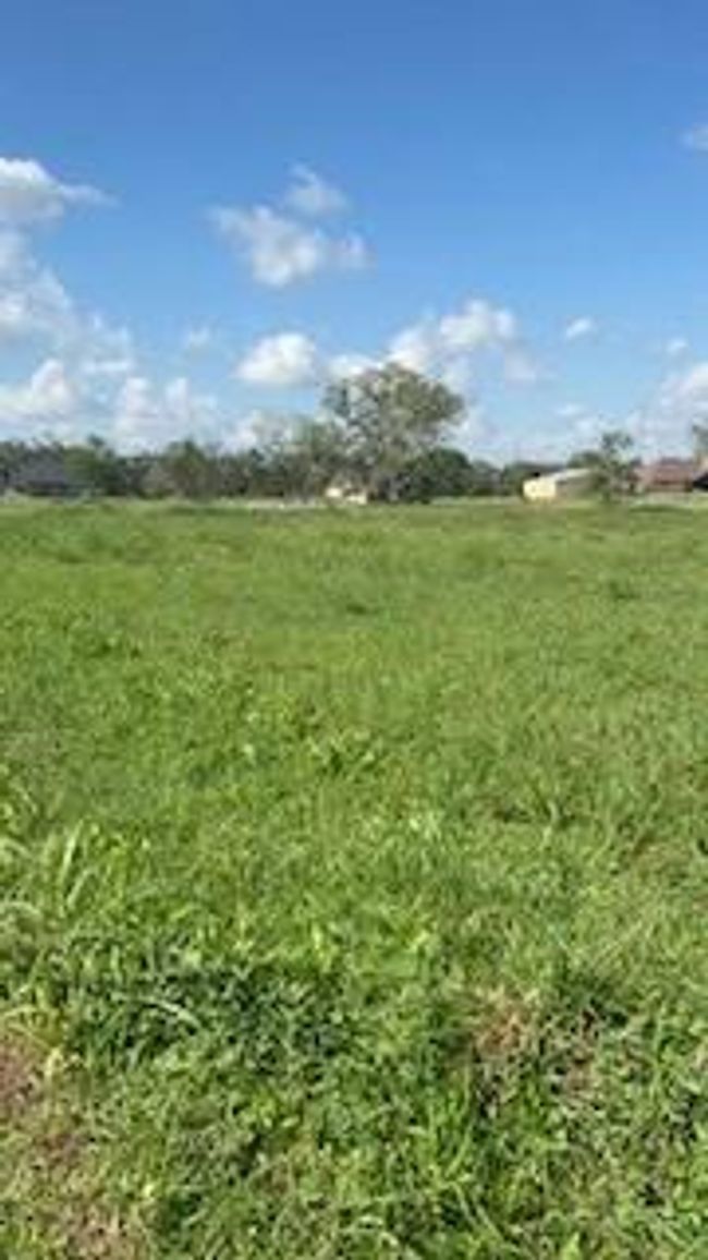 708 Winchester Trl, Home with 0 bedrooms, 0 bathrooms and null parking in Angleton TX | Image 16