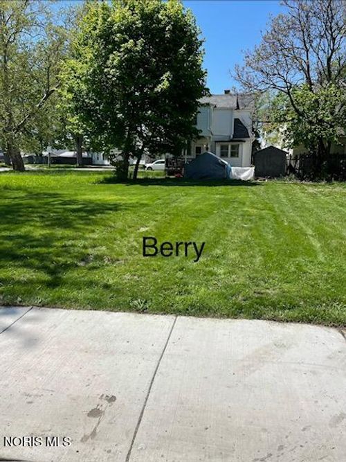 714 Berry St, Toledo, OH, 43605-2623 | Card Image