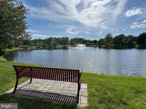 33 W Azalea Ln, MOUNT LAUREL, NJ, 08054-2523 | Card Image