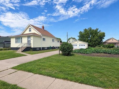 107 1st Ave Sw, Dilworth, MN, 56529-1326 | Card Image