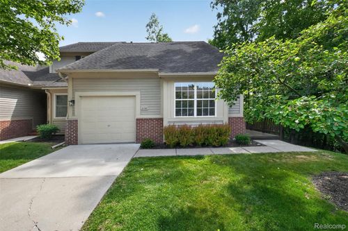 41785 Independence Dr, Novi, MI, 48377-1586 | Card Image
