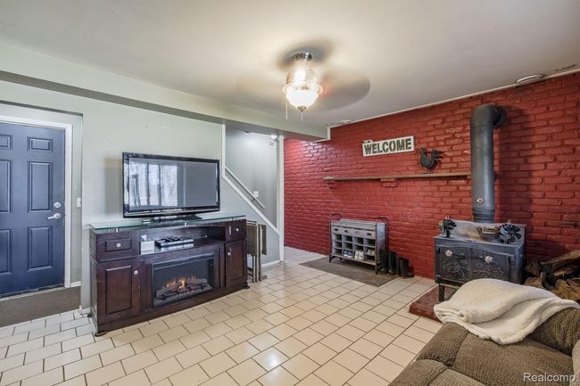 Garage access & coat closet | Image 35