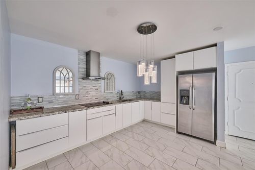 401-4-5720 Ne 22nd Way, Fort Lauderdale, FL, 33308-2671 | Card Image