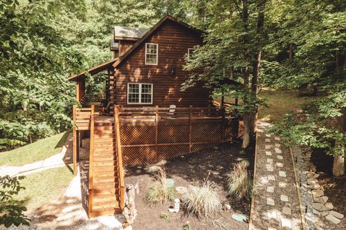 28843 Big Pine Rd, Logan, OH, 43138-9592 | Card Image