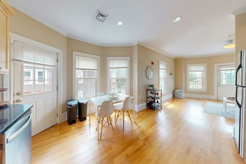 a2-561 Broadway, Somerville, MA, 02145-2535 | Card Image