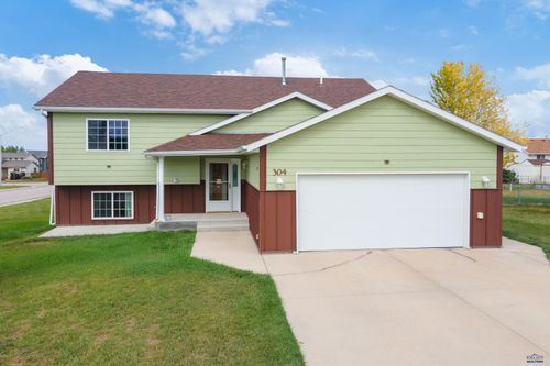 304 Freude Ln, Box Elder, SD, 57719-7003 | Card Image