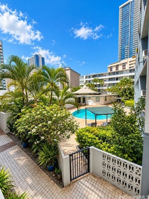 212-1550 Rycroft St, Honolulu, HI, 96814-2440 | Card Image