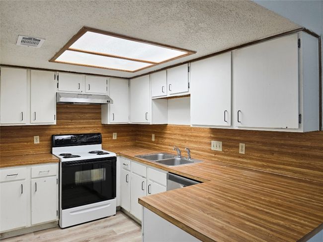 APT-103 - 8418 Fathom Cir, Condo with 2 bedrooms, 2 bathrooms and 2 parking in Austin TX | Image 7