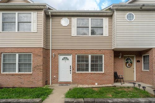 7 Hanna Ln, Morgantown, WV, 26505-8063 | Card Image
