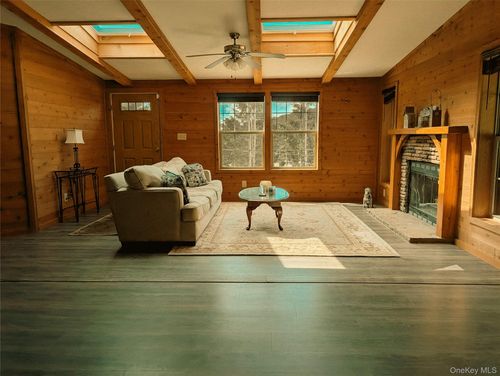 91 White Roe Lake Rd, Livingston Manor, NY, 12758-5018 | Card Image
