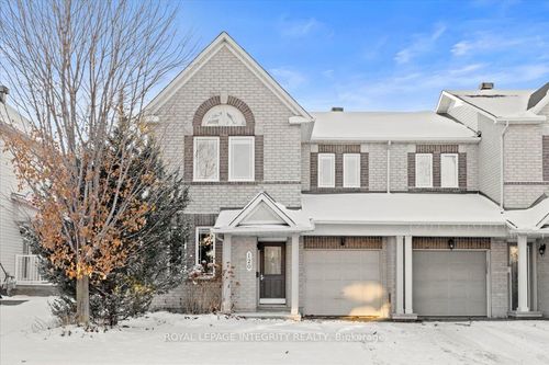 {{alt}} | Card Image