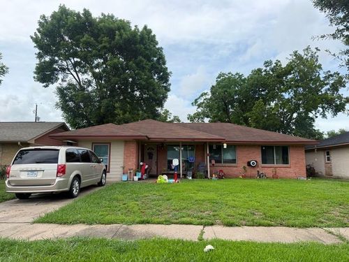 3013 Cedarcrest Dr, Pasadena, TX, 77503-2115 | Card Image