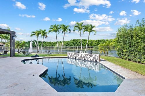 2498-2498 Eagle Run Dr, Weston, FL, 33327-1425 | Card Image