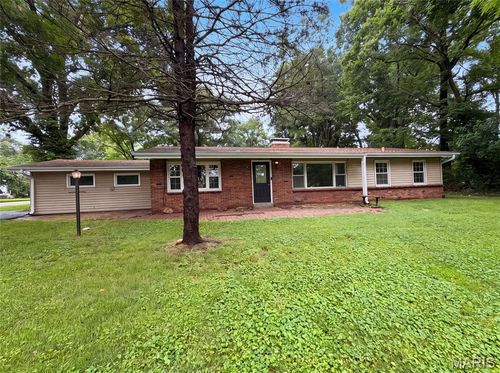 925 Woodcrest Ln, Hazelwood, MO, 63042-1245 | Card Image