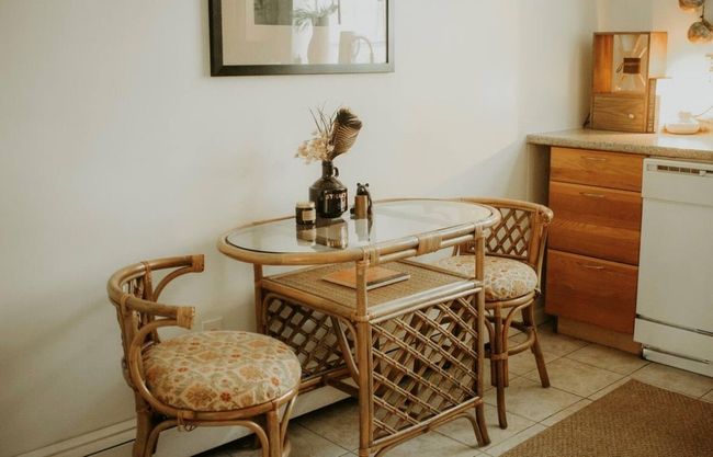 View of tiled dining area | Image 7