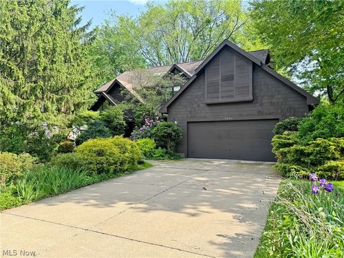 3048 Deercrest Path, Stow, OH, 44224-4774 | Card Image