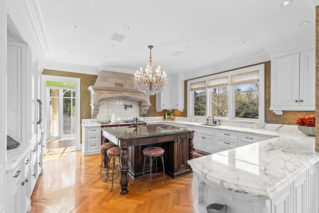 2427 E Lake Of The Isles Pkwy, House other with 4 bedrooms, 8 bathrooms and null parking in Minneapolis MN | Image 7