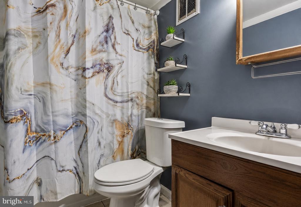 Residential in EDGEWATER PARK 3