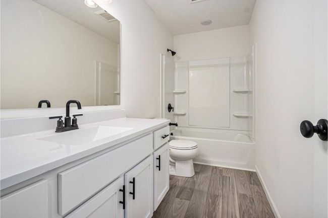 Stock photo- full bath | Image 18