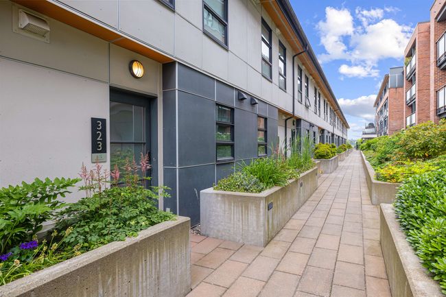 323 - 95 Moody St, Townhouse with 2 bedrooms, 3 bathrooms and 2 parking in Port Moody BC | Image 8