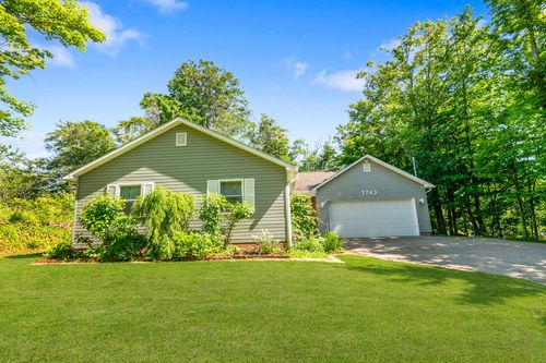1743 E 43rd St, Erie, PA, 16510-3421 | Card Image