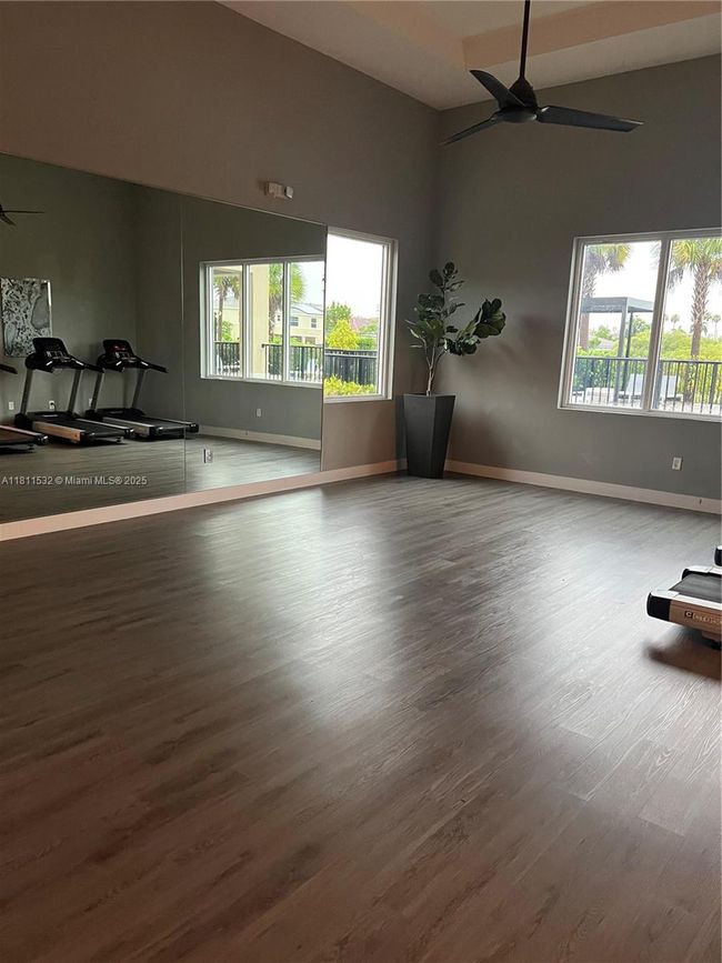 495 Ne 5 Th Way, Townhouse with 3 bedrooms, 3 bathrooms and null parking in Florida City FL | Image 23