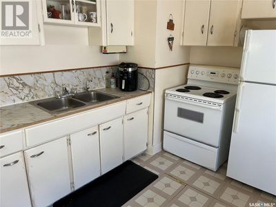 1931 Reynolds St, House other with 2 bedrooms, 2 bathrooms and null parking in Regina SK | Image 3