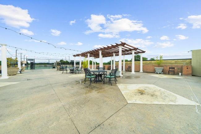 UNIT-1608 - 5300 Peachtree Rd, Condo with 2 bedrooms, 2 bathrooms and 2 parking in Chamblee GA | Image 37