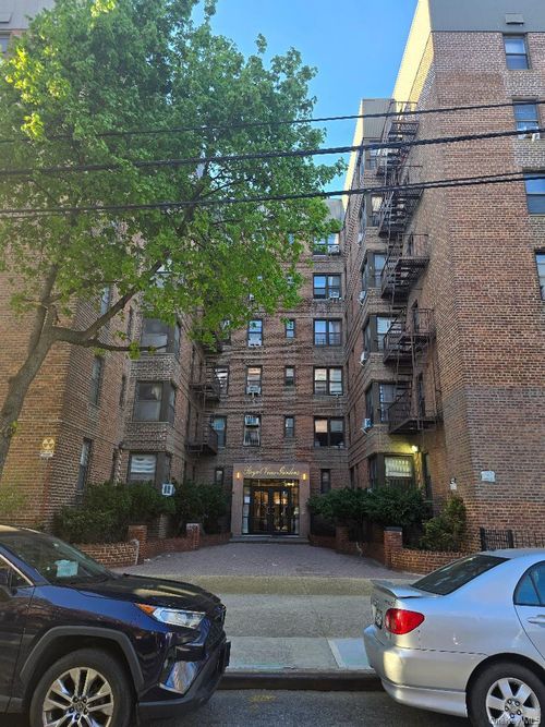 1i-84-19 51 Avenue, New York, NY, 11373 | Card Image