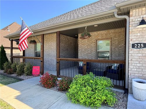 225 Ryder St, Gentry, AR, 72734-3001 | Card Image