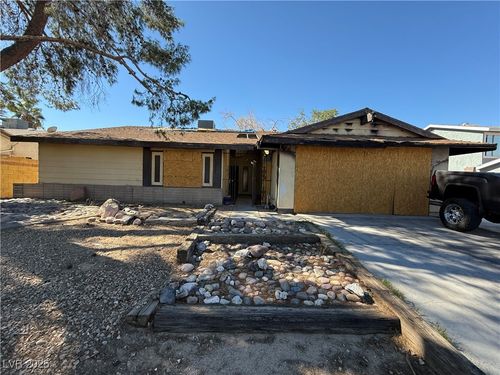5365 Pistolera Cir, Las Vegas, NV, 89120-2039 | Card Image
