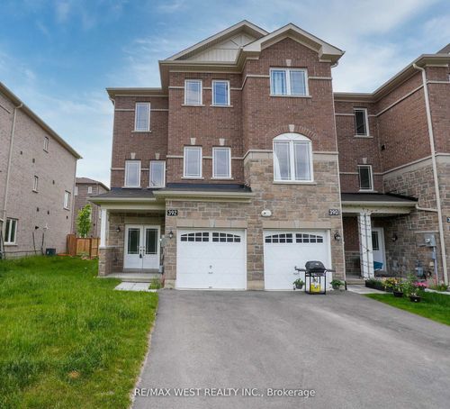 392 Centre St, Angus, ON, L0M1B4 | Card Image