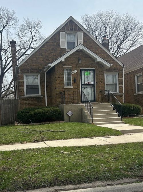14213 S Dearborn St, Riverdale, IL, 60827-2511 | Card Image