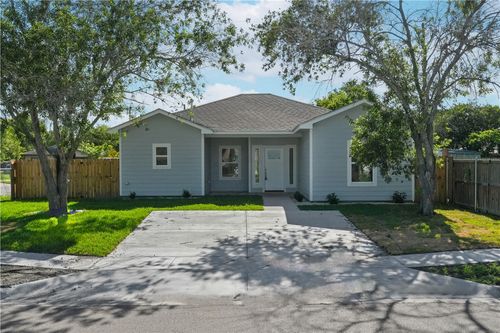 233 Shawnee St, Corpus Christi, TX, 78405-3013 | Card Image