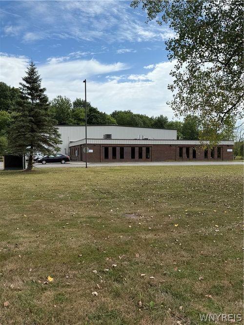 4255 Research Pkwy, Clarence, NY, 14031-2032 | Card Image